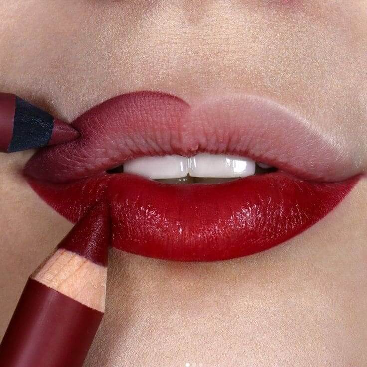 Contour des lèvres et remplissage semi-permanent au Boudoir de Charlotte à Arras – lèvres définies, pulpeuses et naturelles