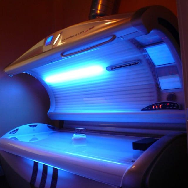 Bronzage professionnel au Boudoir de Charlotte – teint hâlé et uniforme à Arras