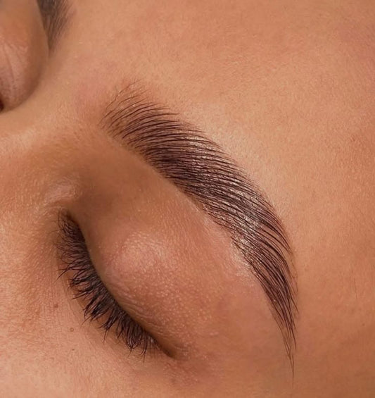 Épilation sourcils, lèvres ou menton au Boudoir de Charlotte à Arras – visage net et parfaitement défini